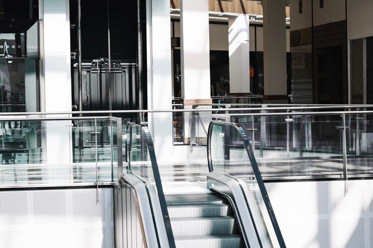Corrimão de inox com vidro: Preço e estilo para sua escada